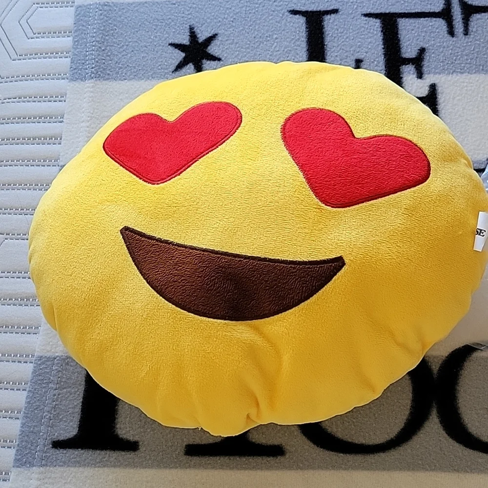 2 PILLOWS EMOJI ❤️ ❤️ heart Eyes 32 CM 12.6 inches NEW ⁷